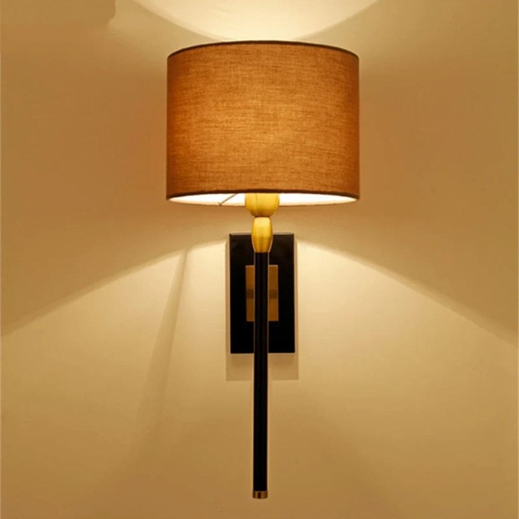 Lampada da parete con decorazioni contemporanee