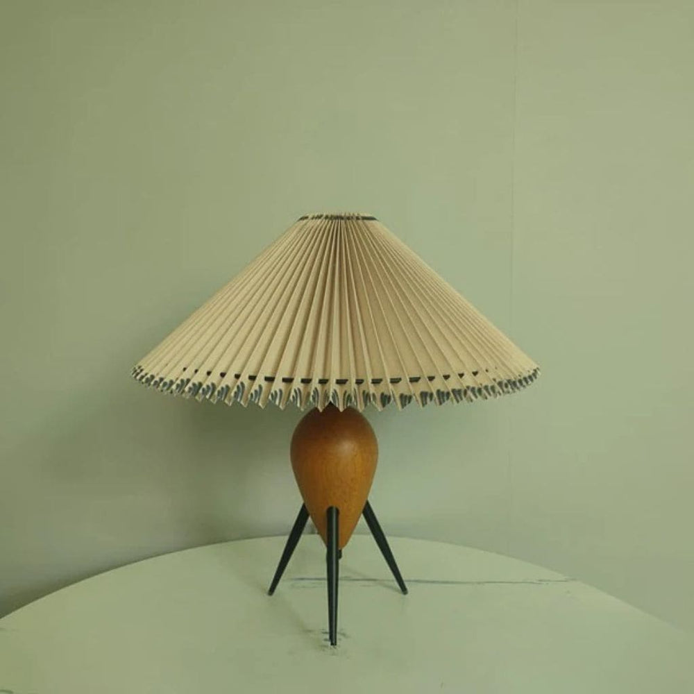 Lampada da tavolo in legno retrò