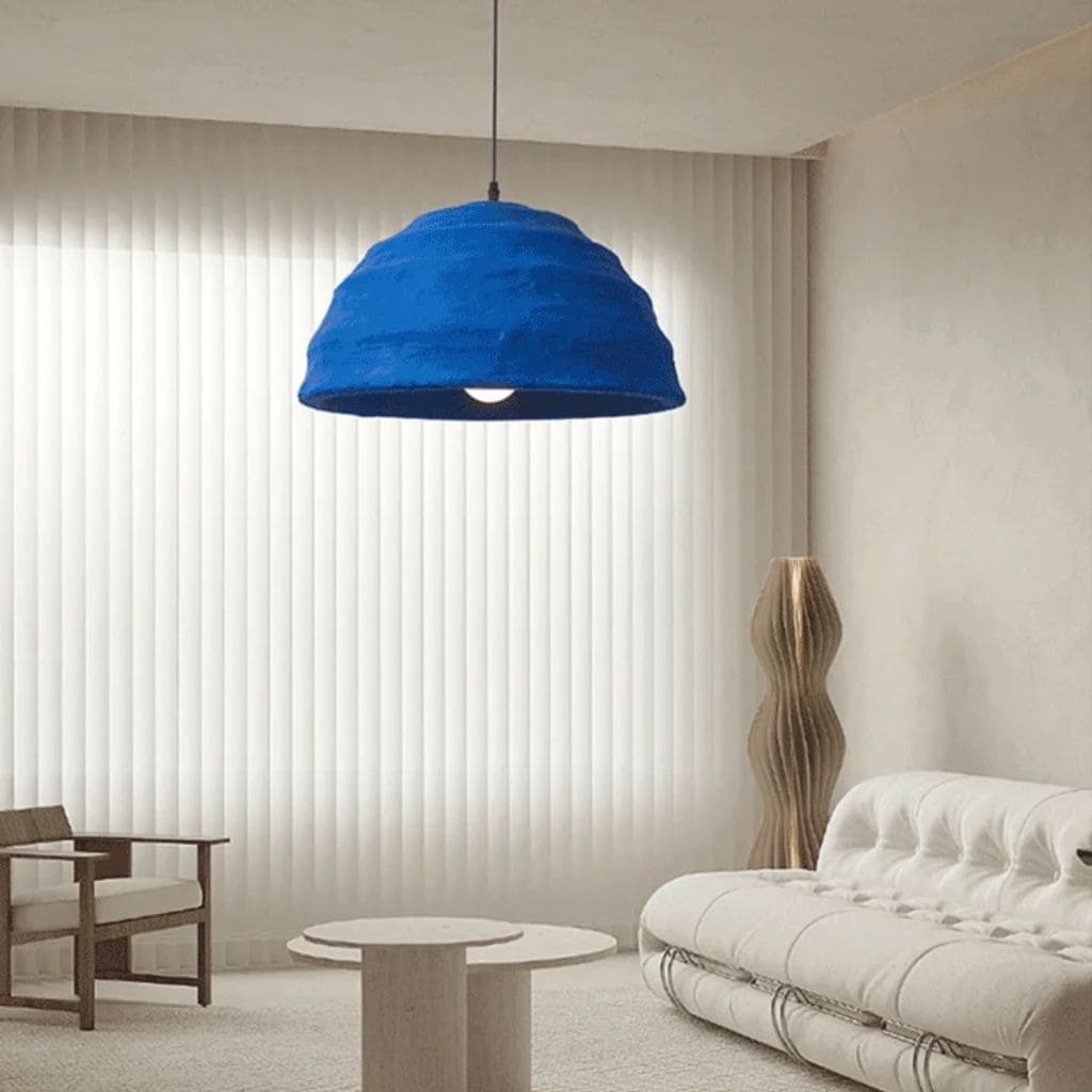 Luce in stile wabi sabi giapponese in blu klein