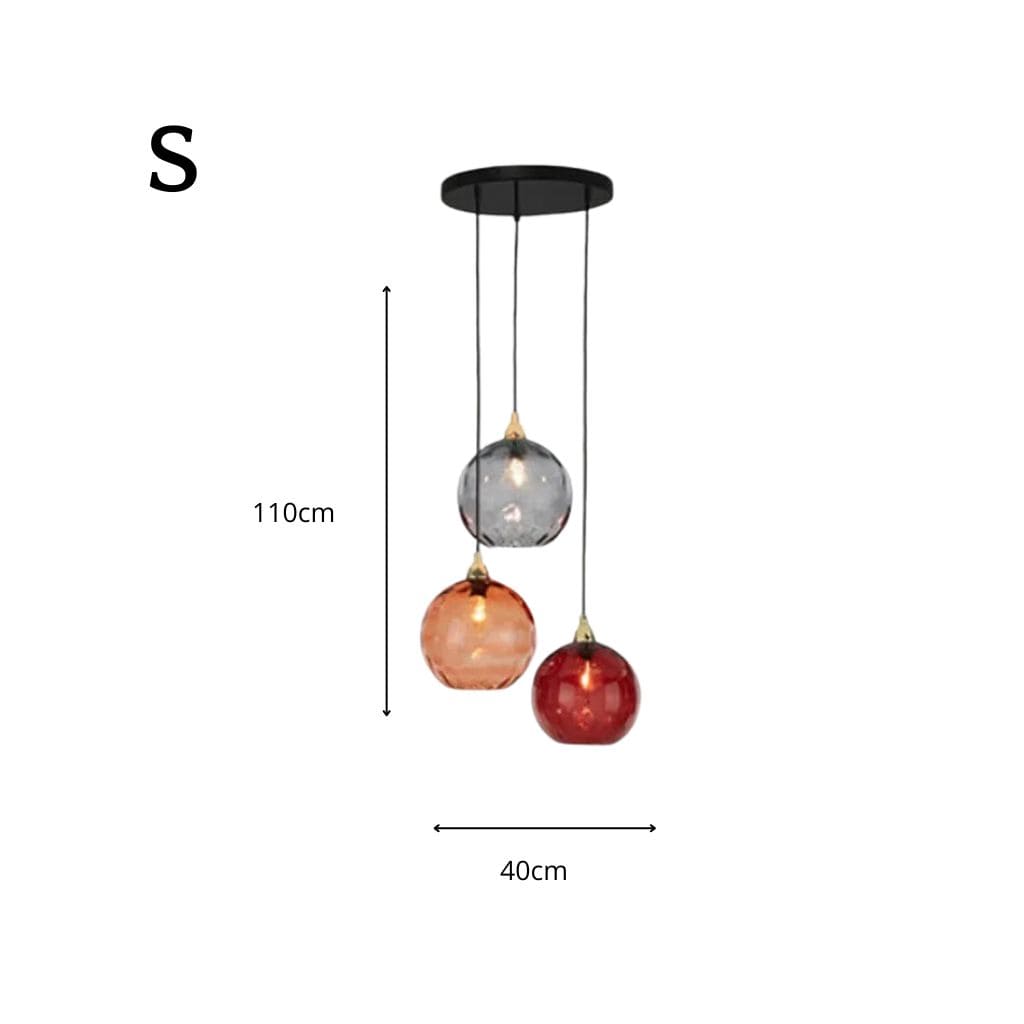 Lampadario moderno con palline di vetro colorate