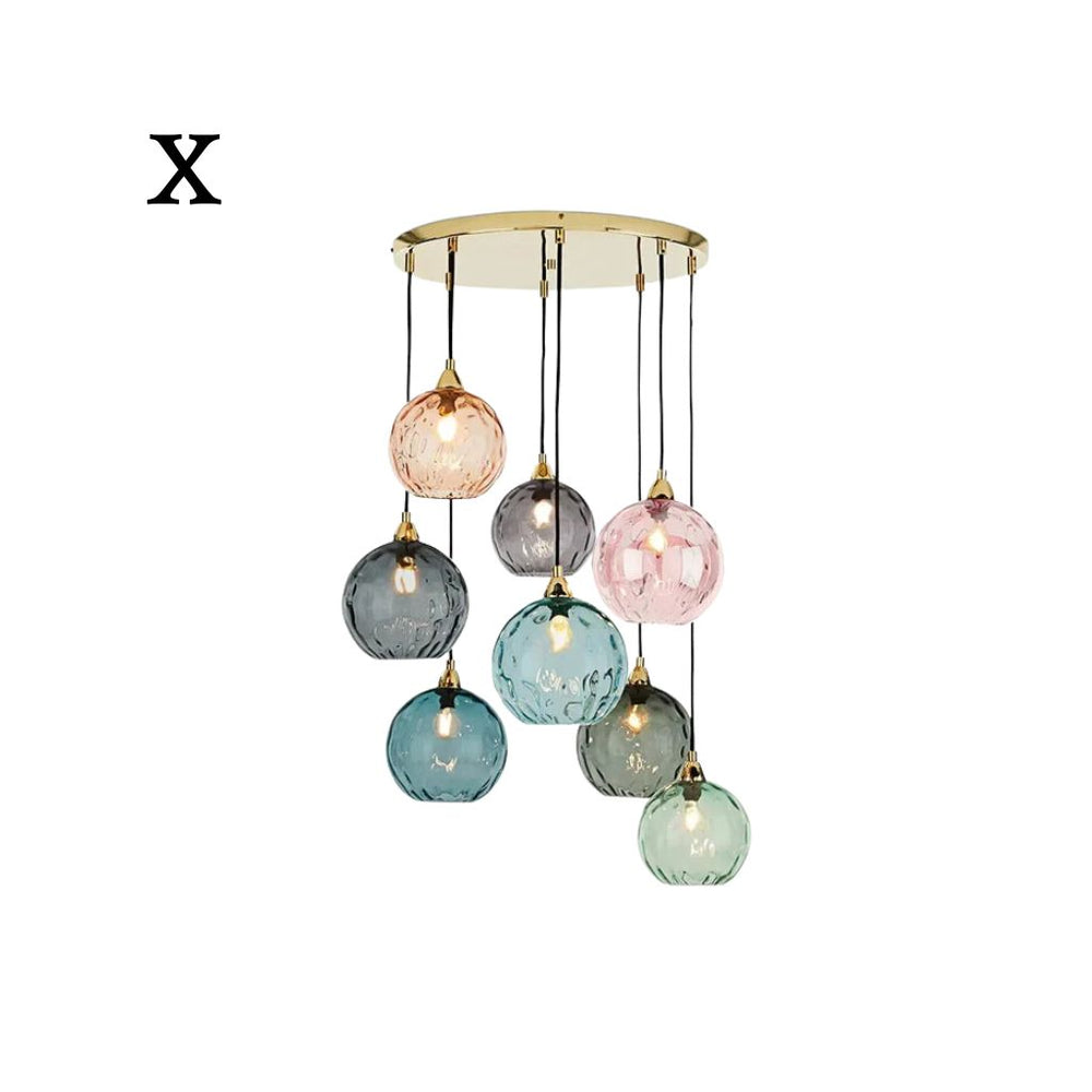 Lampadario moderno con palline di vetro colorate