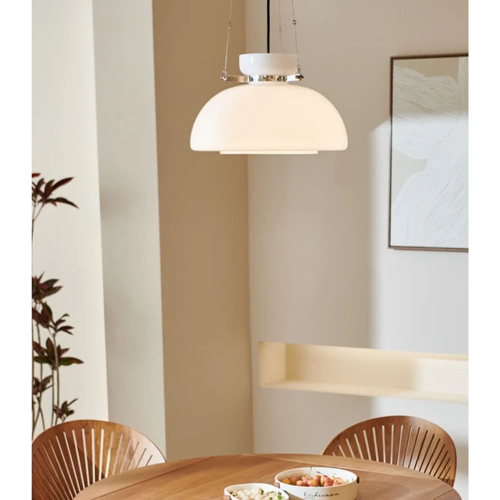 Lampadario in vetro bianco di latte in stile bauhaus medievale