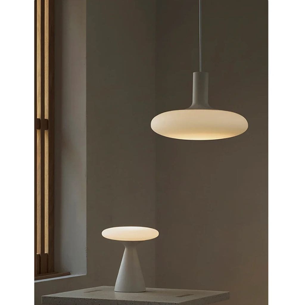 Sospensione minimalista elegante e senza tempo