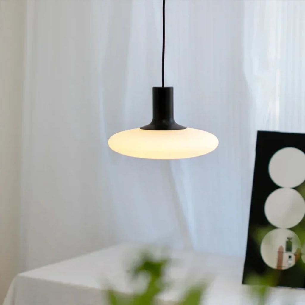 Sospensione minimalista elegante e senza tempo