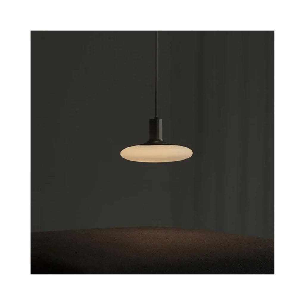 Sospensione minimalista elegante e senza tempo