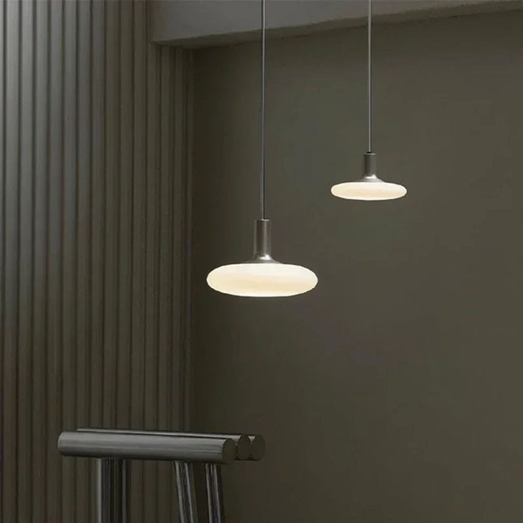 Sospensione minimalista elegante e senza tempo