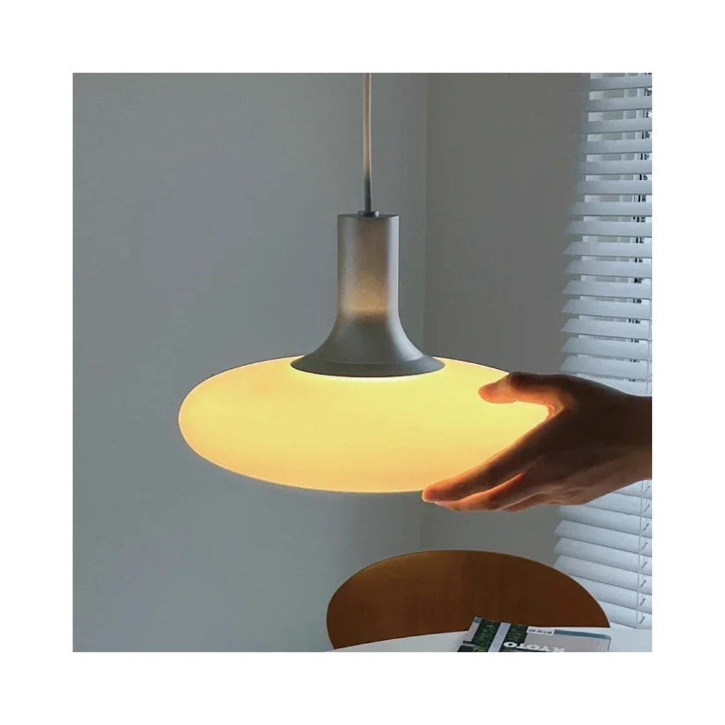 Sospensione minimalista elegante e senza tempo