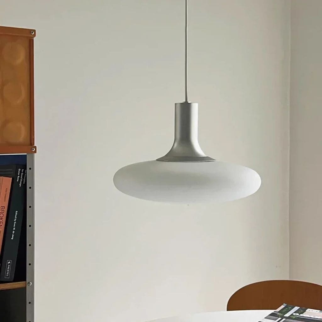 Sospensione minimalista elegante e senza tempo