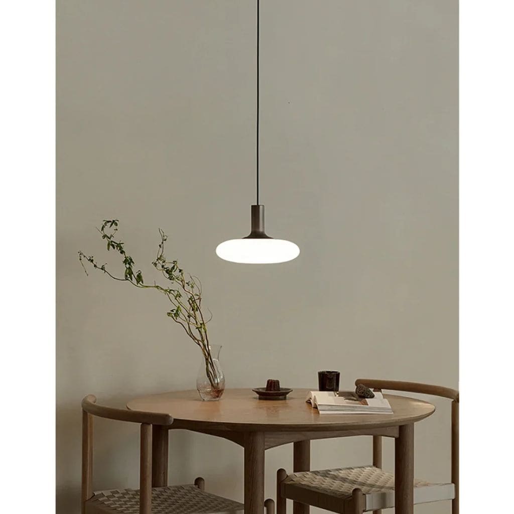 Sospensione minimalista elegante e senza tempo