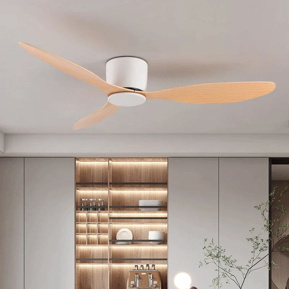 Ventilatore a soffitto moderno bianco