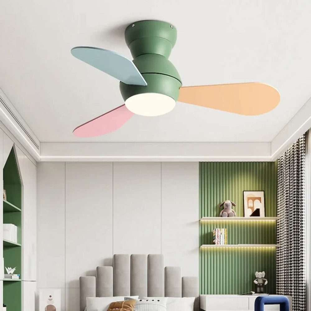 Moderno ventilatore a soffitto per le camere per bambini