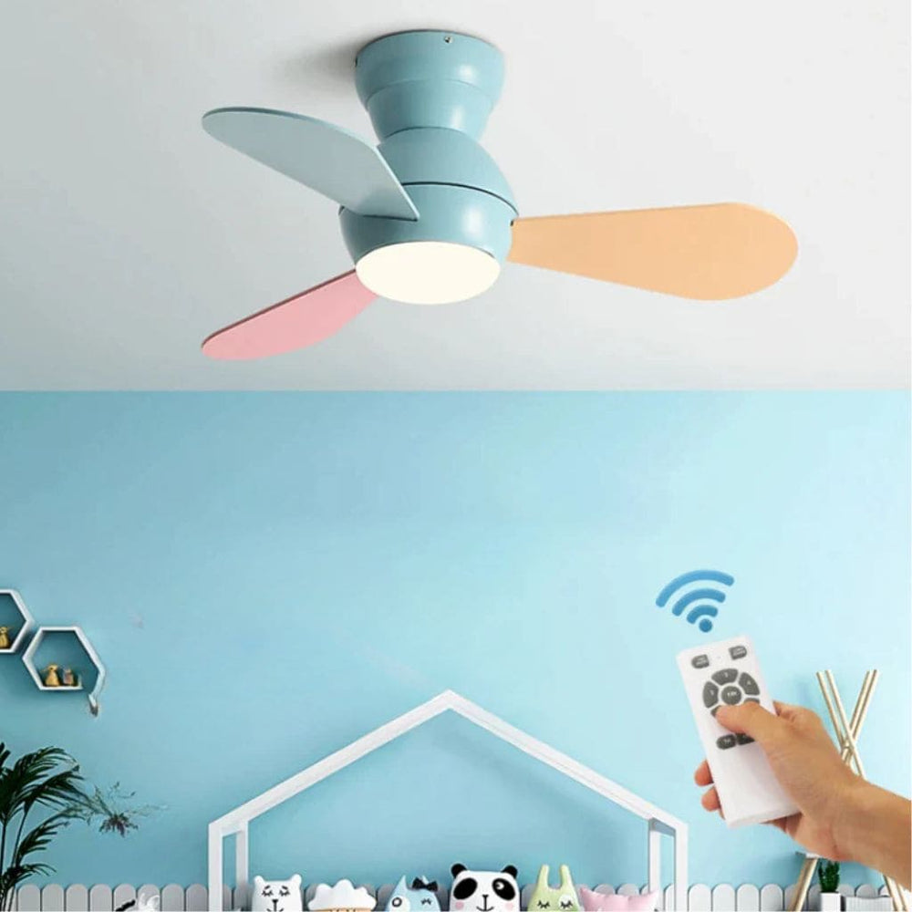 Moderno ventilatore a soffitto per le camere per bambini